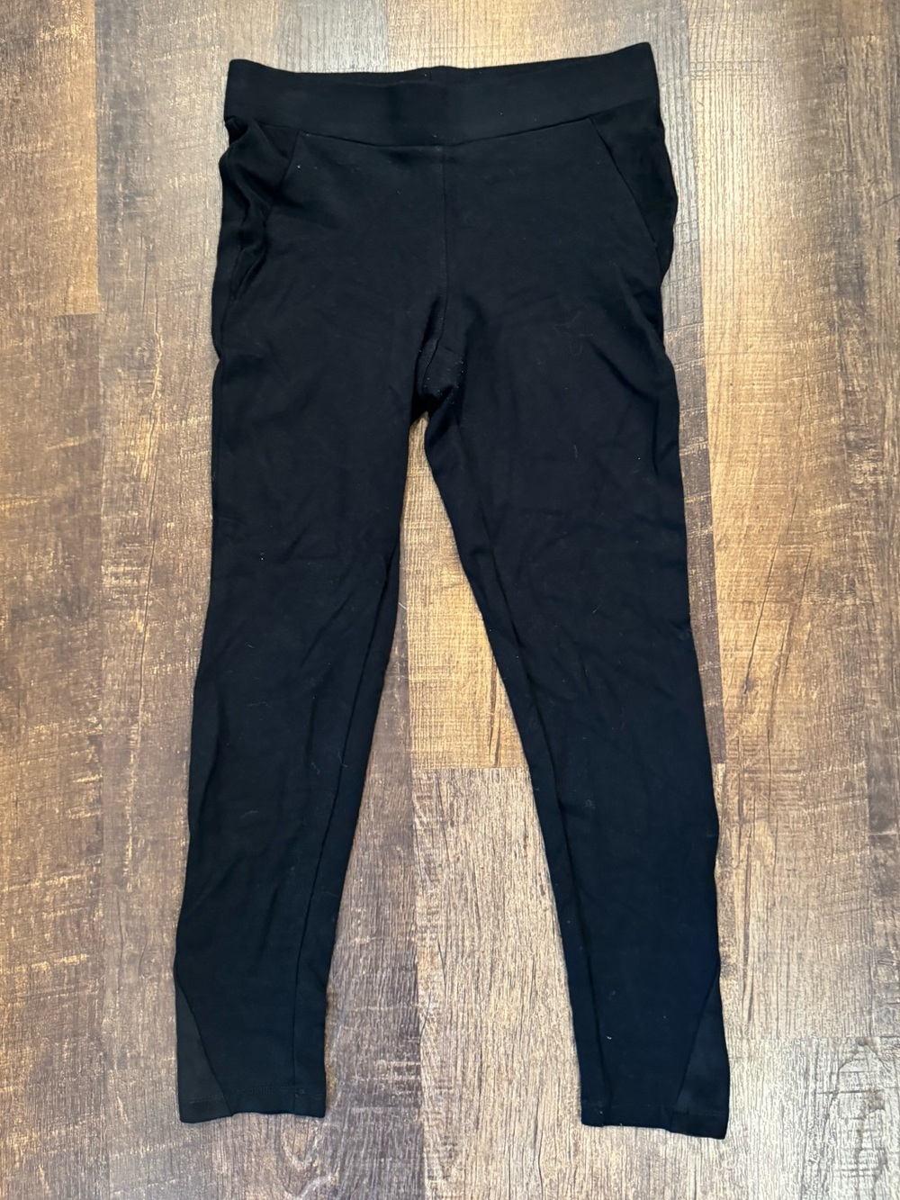 Style & co black ponte leggings with suede inserts
